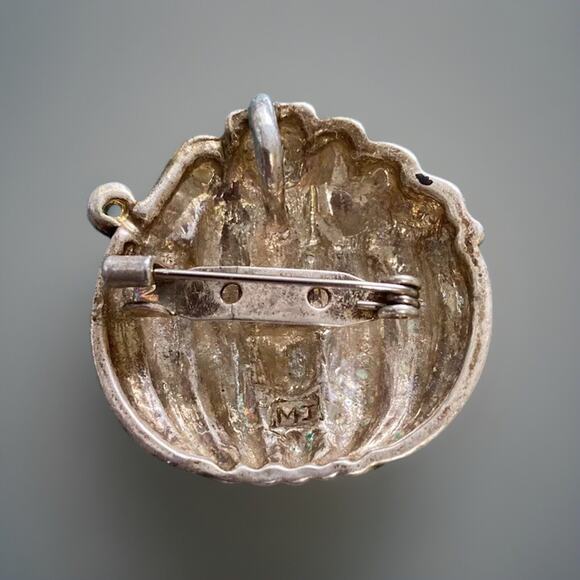 Vintage 3D Silver 2 Tone Pumpkin Brooch By MJ - Picture 2 of 2